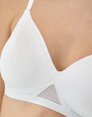 Hanes Oh So Light Women's Wireless T-Shirt Bra, Comfort Flex Fit