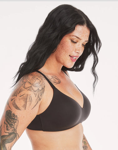 Hanes Women's Concealing Petals Wireless Bra with Convertible Straps