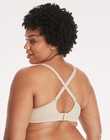 Hanes Women's Concealing Petals Wireless Bra with Convertible Straps