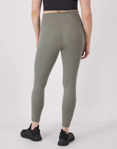 Hanes Moves Leak Protection 7/8 Leggings, 25