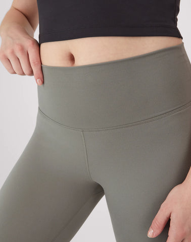 Hanes Moves Leak Protection 7/8 Leggings, 25