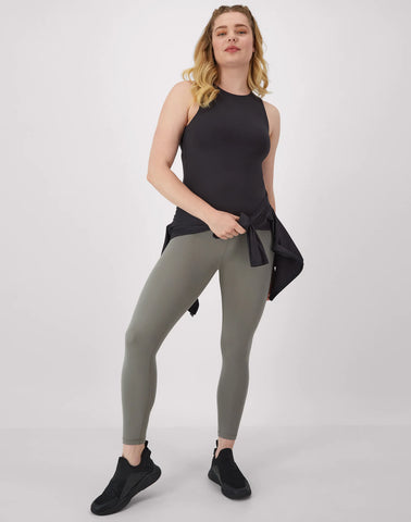 Hanes Moves Leak Protection 7/8 Leggings, 25