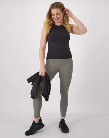 Hanes Moves Leak Protection 7/8 Leggings, 25